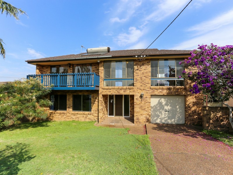 4 Greenslopes Drive, Raymond Terrace NSW 2324