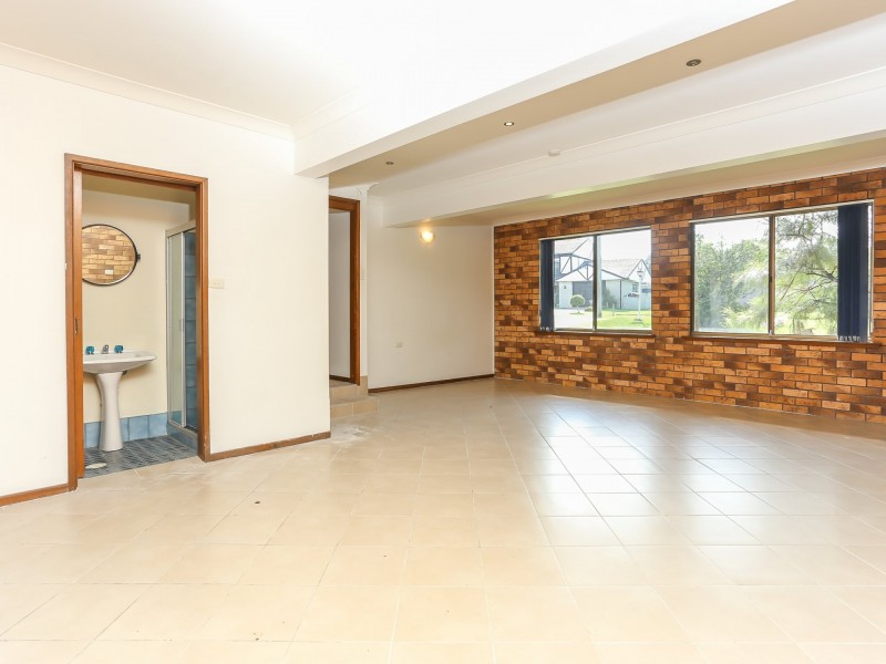 4 Greenslopes Drive, Raymond Terrace NSW 2324