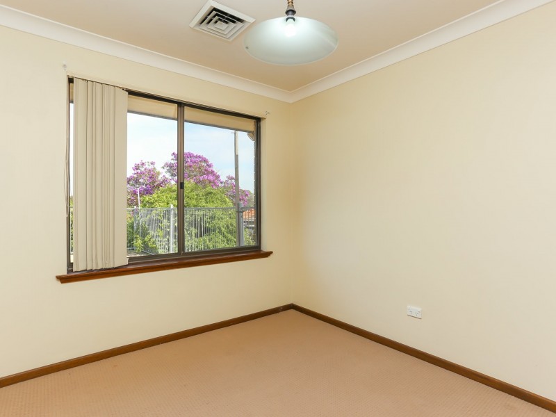 4 Greenslopes Drive, Raymond Terrace NSW 2324