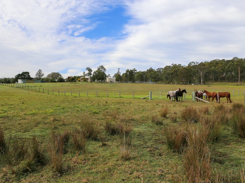 370 Six Mile Road, Eagleton NSW 2324