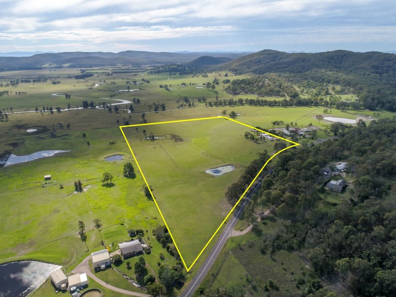 370 Six Mile Road, Eagleton NSW 2324
