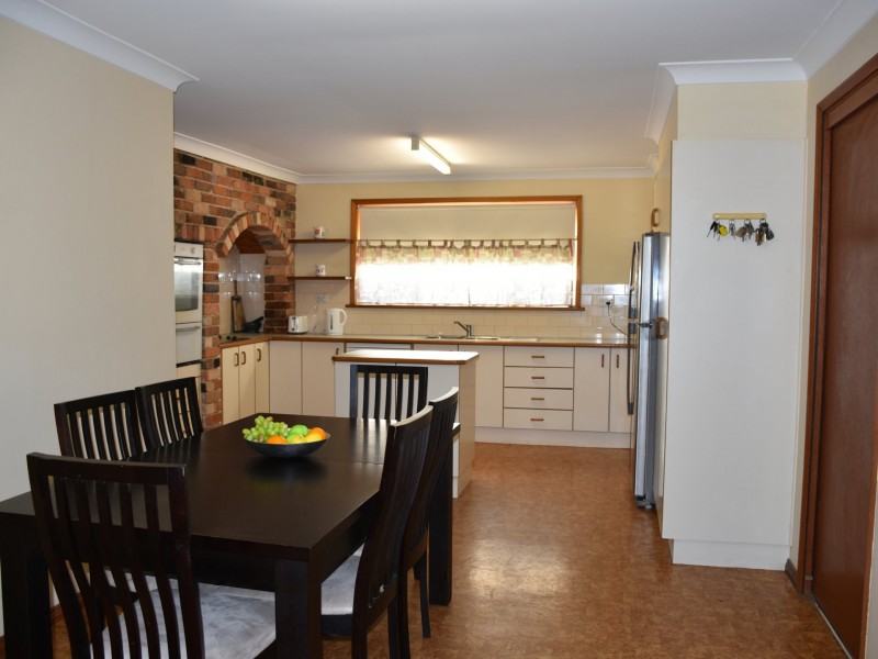 2 Binns Street, Raymond Terrace NSW 2324