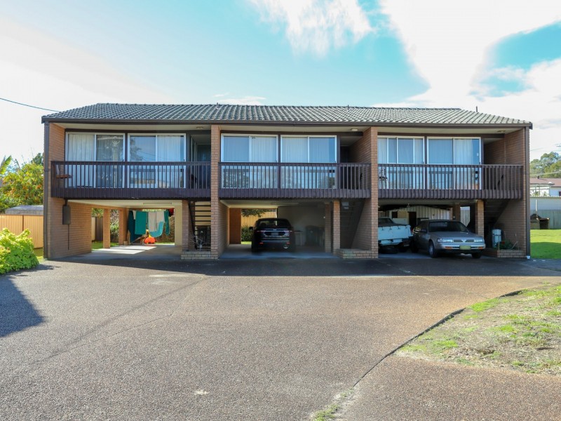 Units 1,2,3/2 Johnson Close, Raymond Terrace NSW 2324
