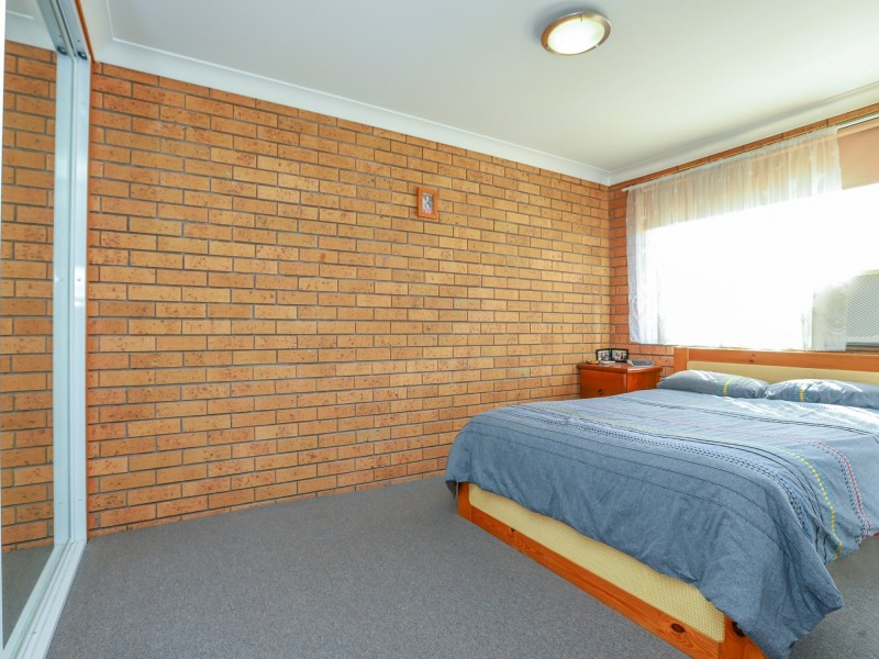 Units 1,2,3/2 Johnson Close, Raymond Terrace NSW 2324