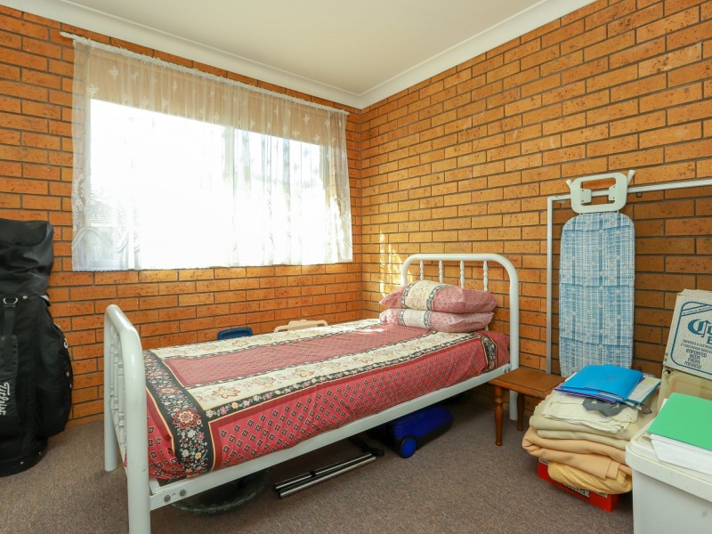 Units 1,2,3/2 Johnson Close, Raymond Terrace NSW 2324