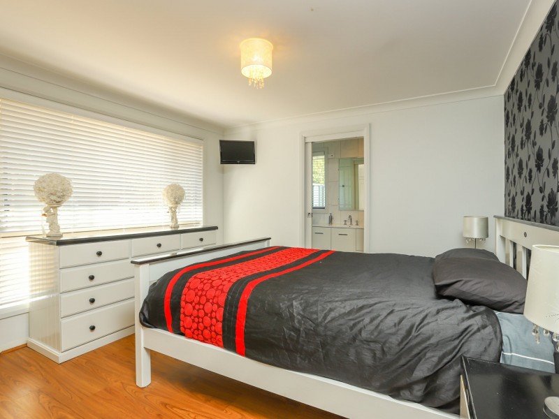 18 Cottonwood Chase, Fletcher NSW 2287