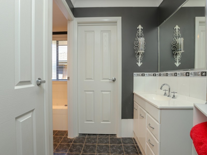 18 Cottonwood Chase, Fletcher NSW 2287