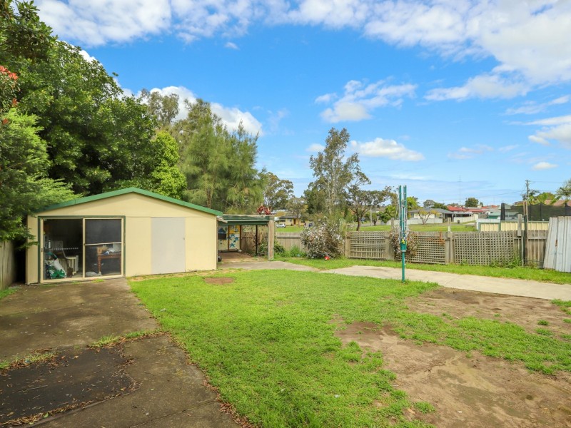 2 Acacia Avenue, Raymond Terrace NSW 2324