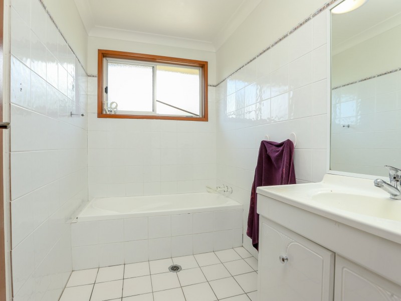 2 Acacia Avenue, Raymond Terrace NSW 2324