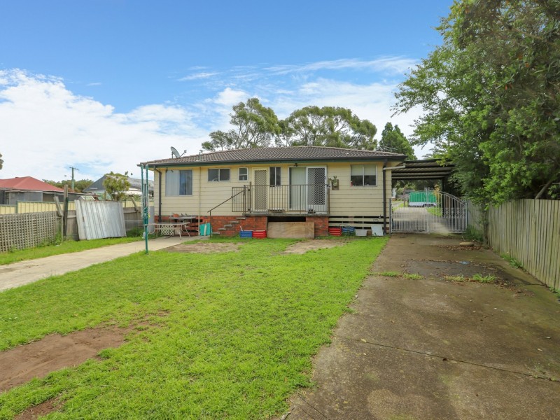 2 Acacia Avenue, Raymond Terrace NSW 2324