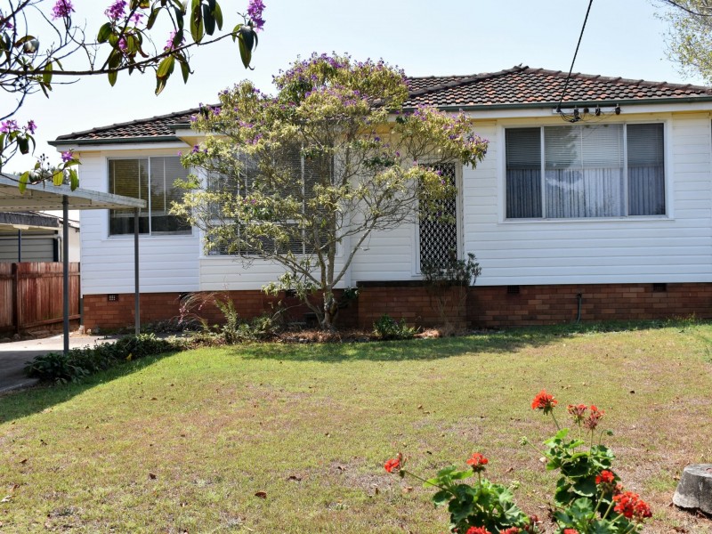 2 Osborn Crescent, Raymond Terrace NSW 2324