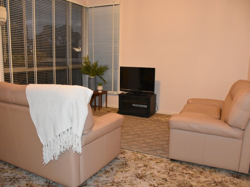 2 Osborn Crescent, Raymond Terrace NSW 2324