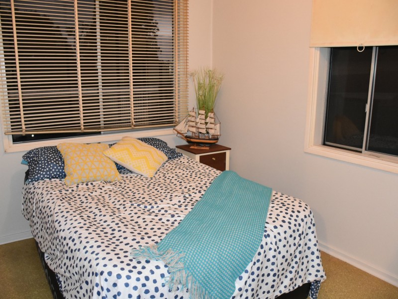 2 Osborn Crescent, Raymond Terrace NSW 2324