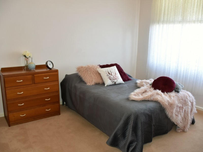 2 Osborn Crescent, Raymond Terrace NSW 2324