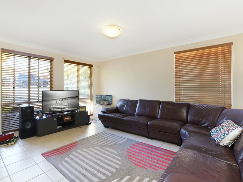 6 Hakea Parade, Medowie NSW 2318