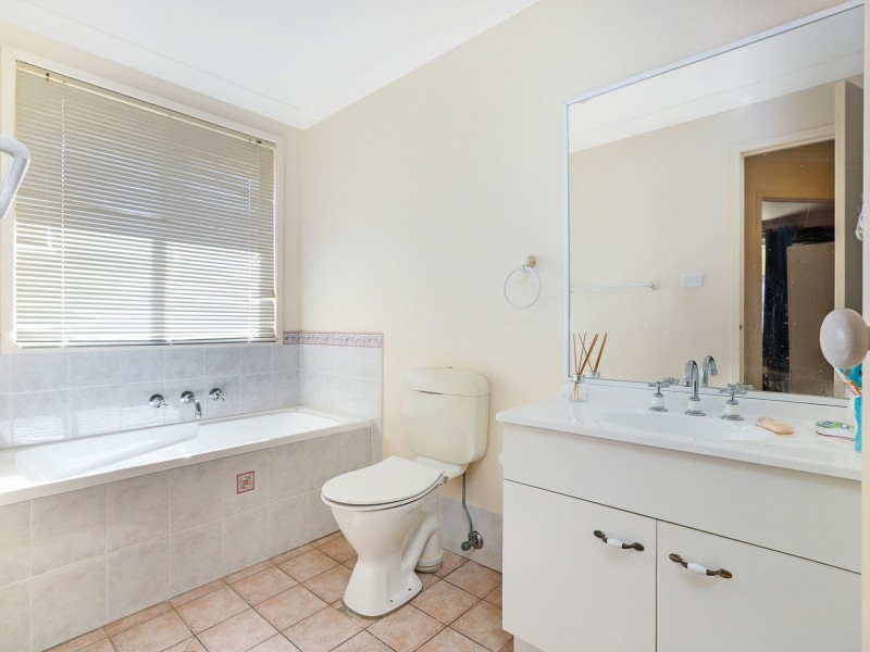 6 Hakea Parade, Medowie NSW 2318