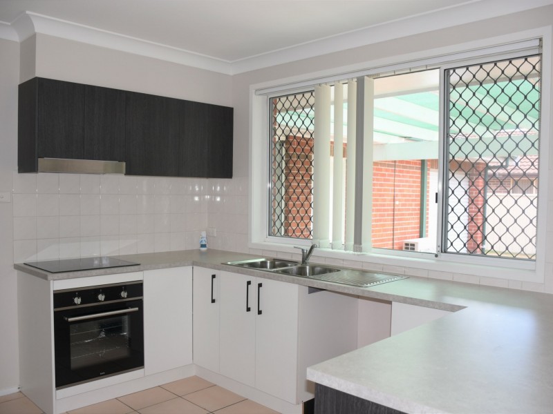 11 Cederwood Crescent, Raymond Terrace NSW 2324