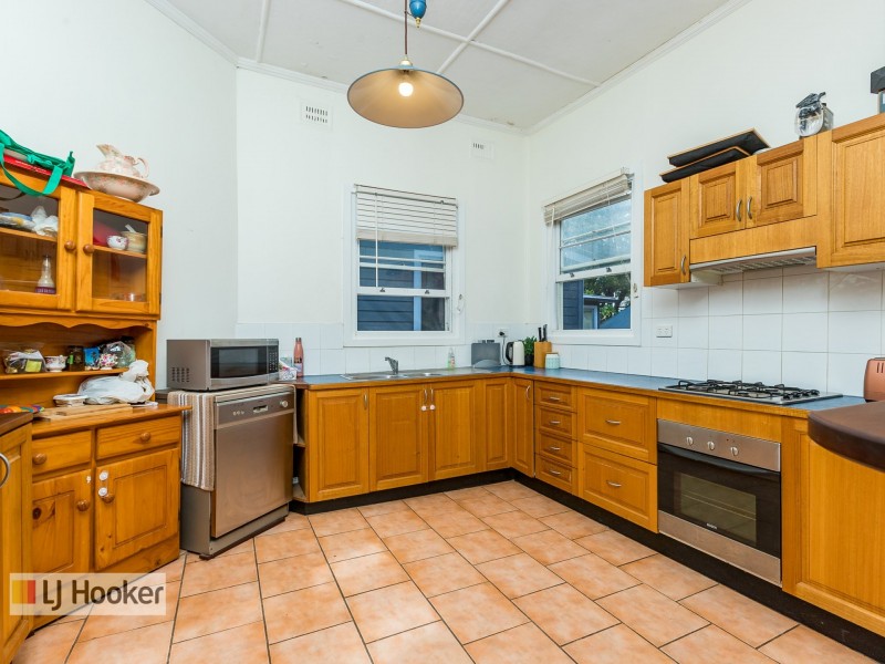 12 Crown Street, Stockton NSW 2295