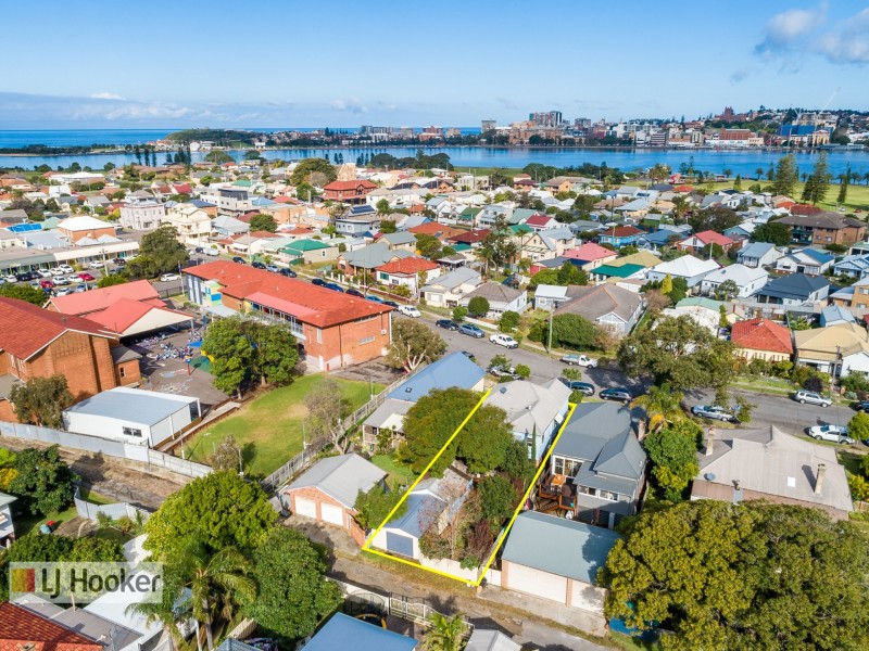 12 Crown Street, Stockton NSW 2295