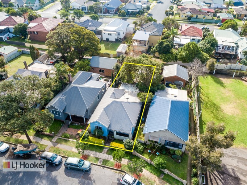 12 Crown Street, Stockton NSW 2295