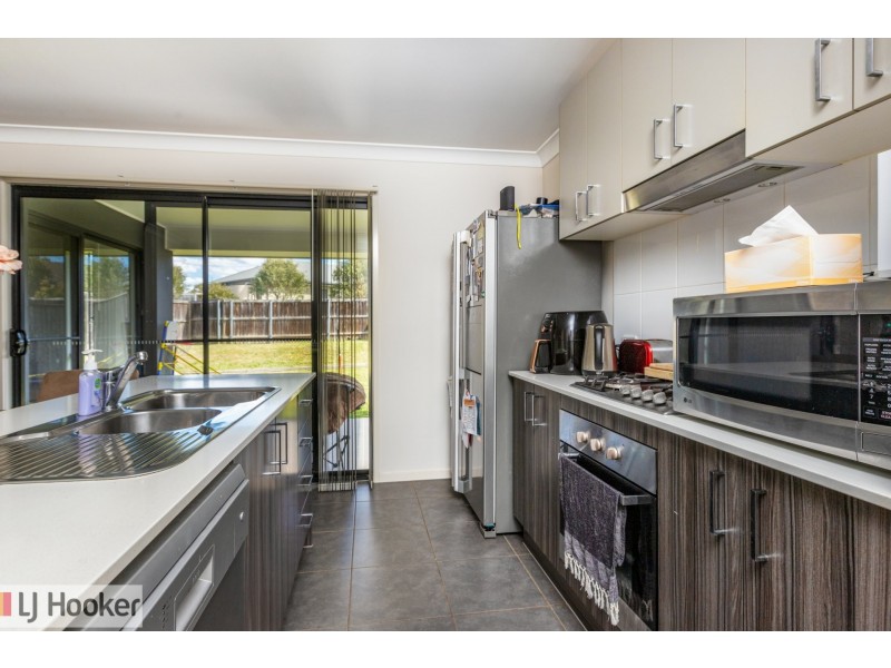 115 Sunningdale Circuit, Medowie NSW 2318