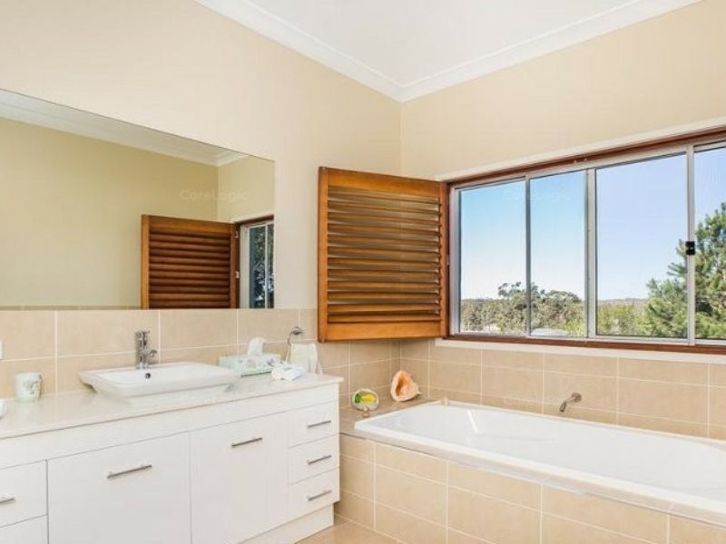 2 Pinehurst Way, Medowie NSW 2318
