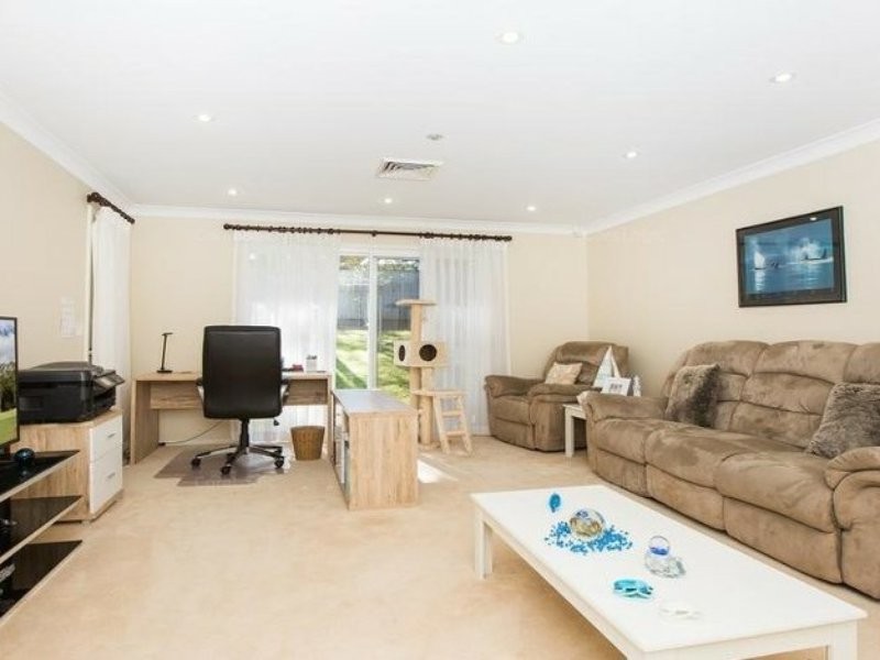 2 Pinehurst Way, Medowie NSW 2318