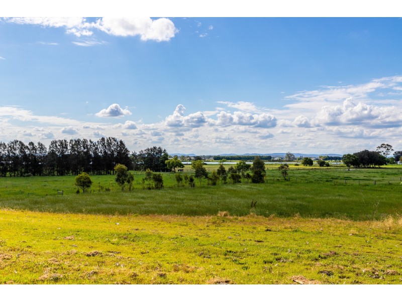 12 Parkway Avenue, Raymond Terrace NSW 2324