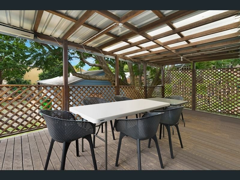 12 Crown Street, Stockton NSW 2295