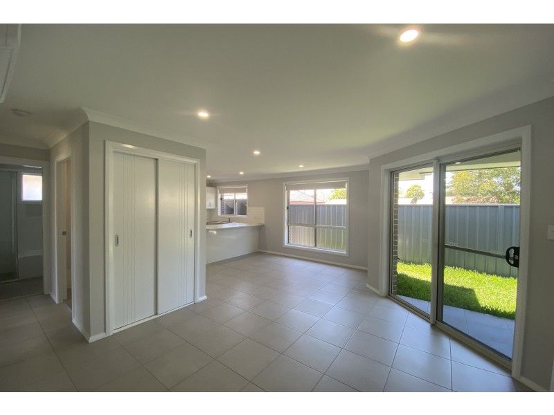 2/221 Adelaide Street, Raymond Terrace NSW 2324
