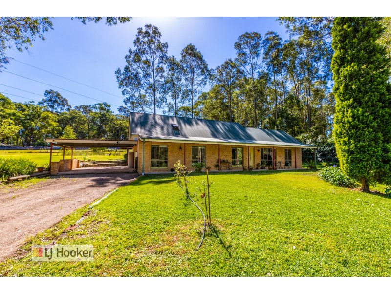 8 Rabar Close, Seaham NSW 2324