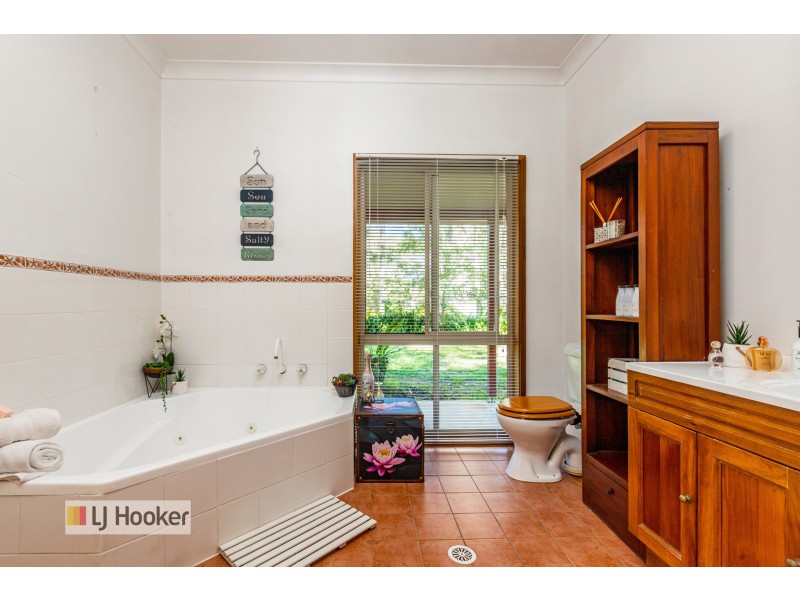 8 Rabar Close, Seaham NSW 2324