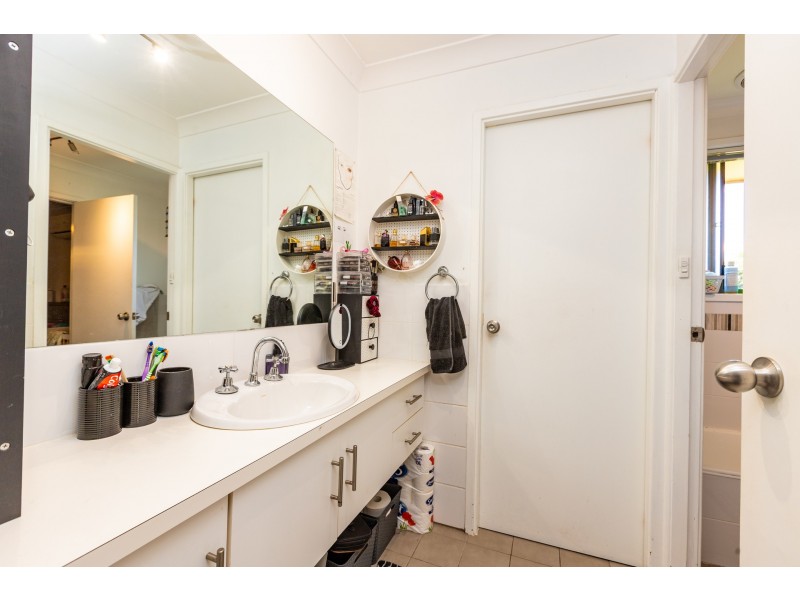 98 Benjamin Lee Drive, Raymond Terrace NSW 2324