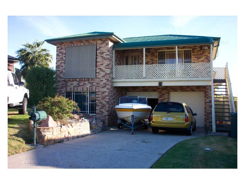 8 Finlay Close, Raymond Terrace NSW 2324