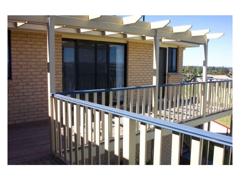 52 Beaton Ave, Raymond Terrace NSW 2324