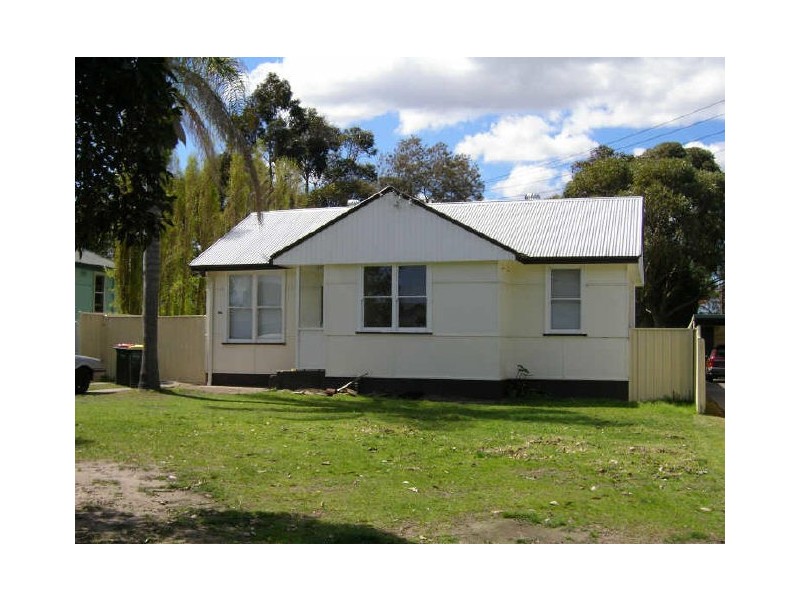 17 Charles Street, Raymond Terrace NSW 2324