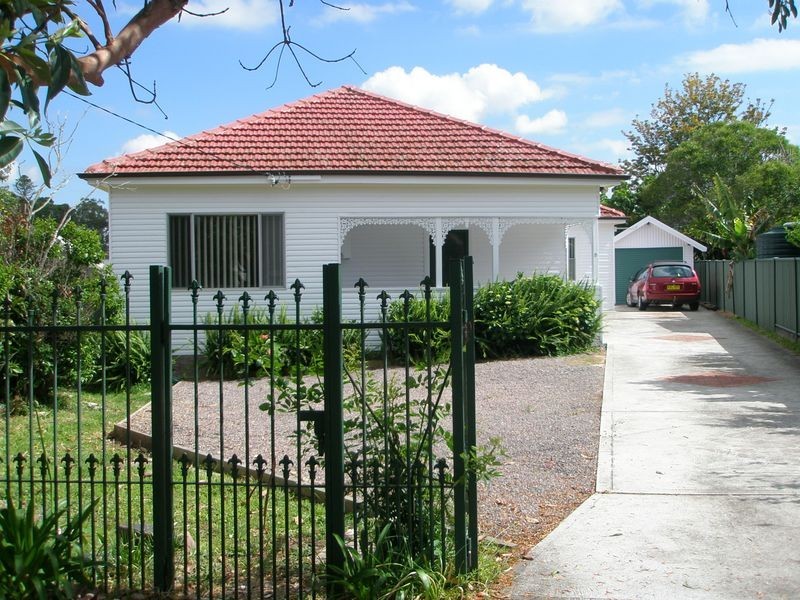 8 Osborn Crescent, Raymond Terrace NSW 2324