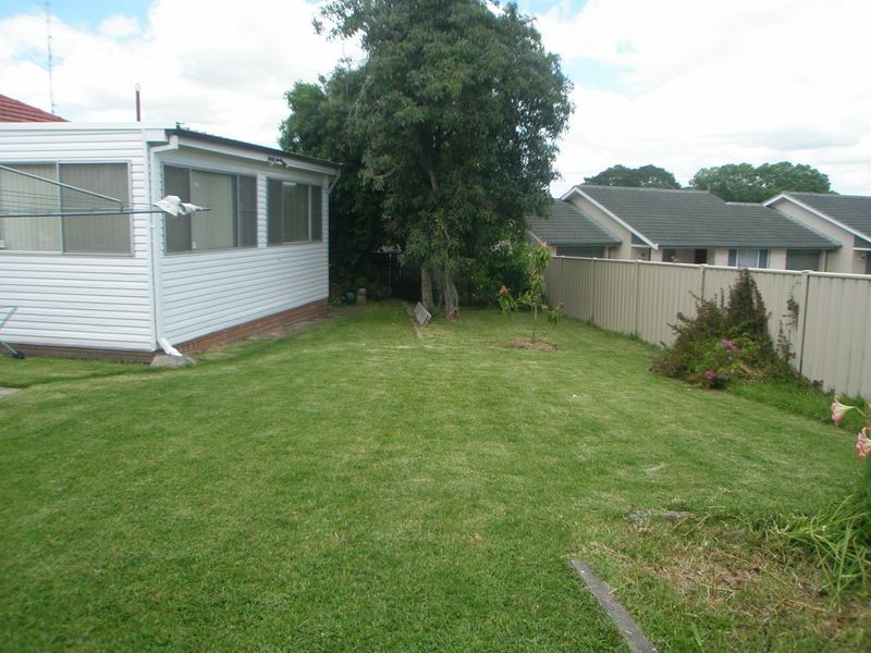 8 Osborn Crescent, Raymond Terrace NSW 2324