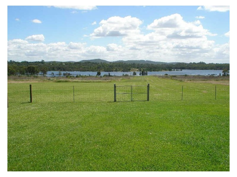 23 Lakeview Crescent, Raymond Terrace NSW 2324