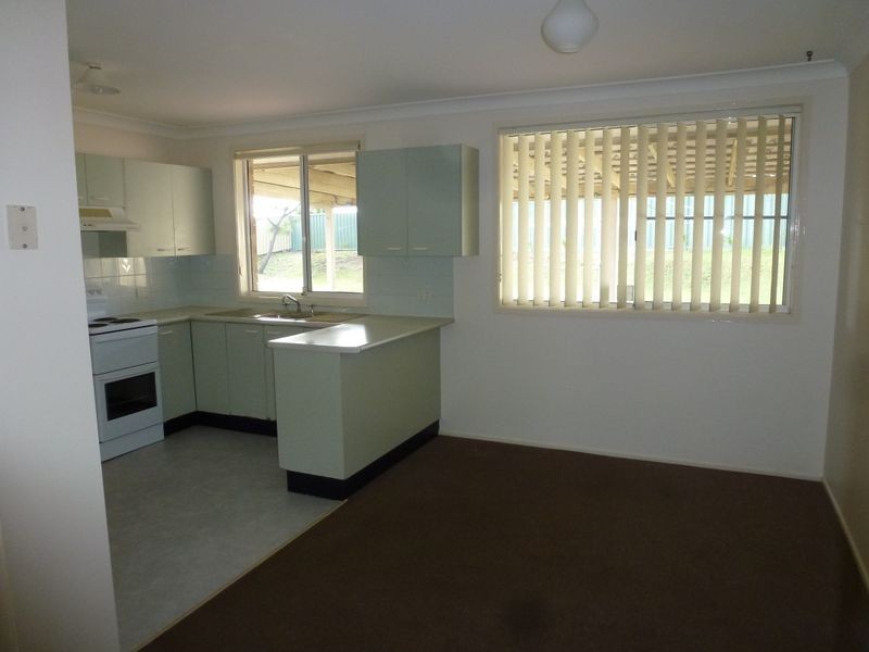 21 Oxley Close, Raymond Terrace NSW 2324