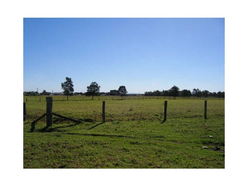 17 Martins Wharf Road, Millers Forest NSW 2324