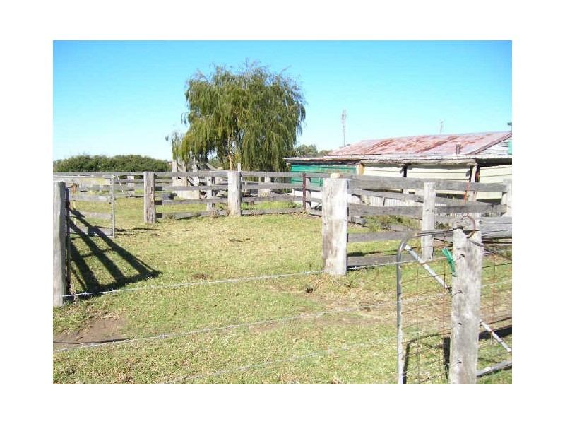 17 Martins Wharf Road, Millers Forest NSW 2324