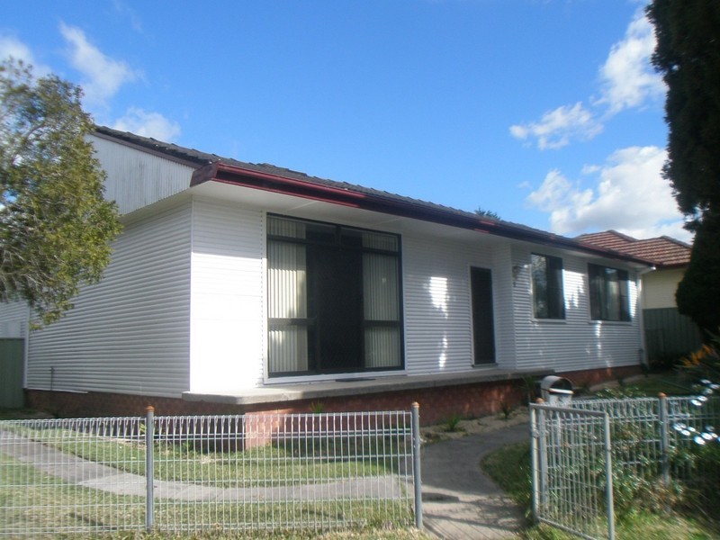 8 Carpenter Street, Raymond Terrace NSW 2324