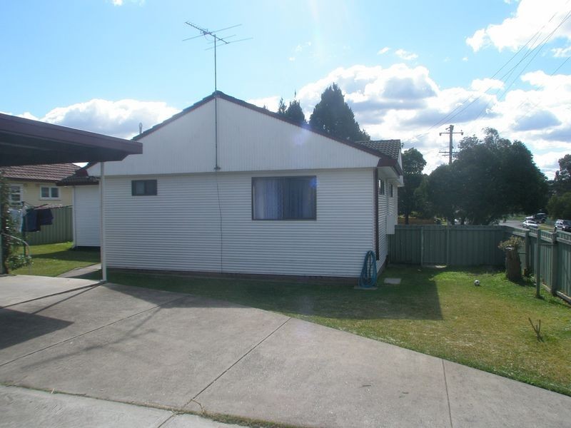 8 Carpenter Street, Raymond Terrace NSW 2324