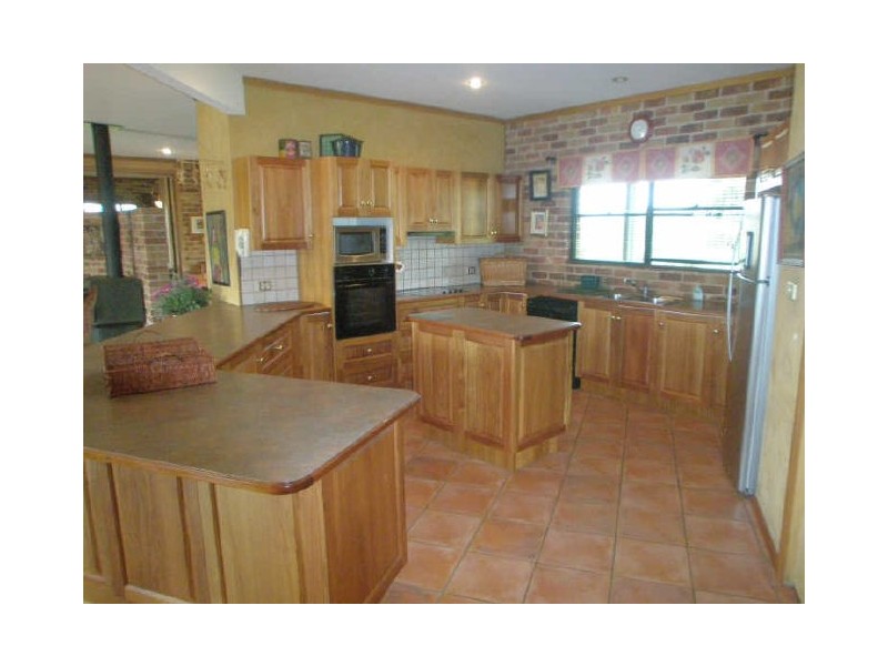 4 Eskdale Park Drive, Seaham NSW 2324