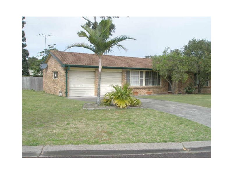 42 Cederwood Crescent, Raymond Terrace NSW 2324