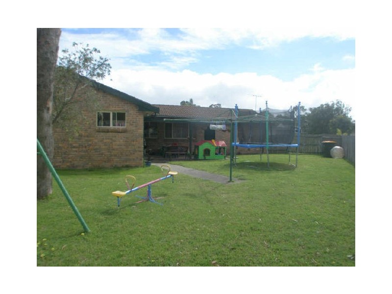 42 Cederwood Crescent, Raymond Terrace NSW 2324