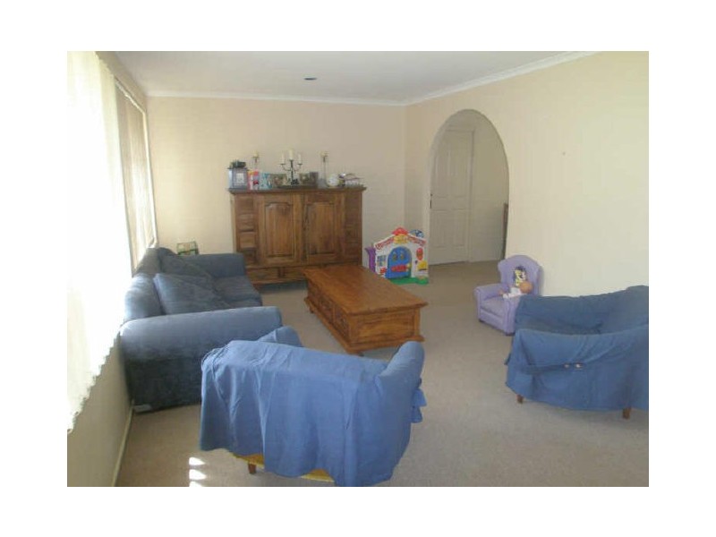 42 Cederwood Crescent, Raymond Terrace NSW 2324
