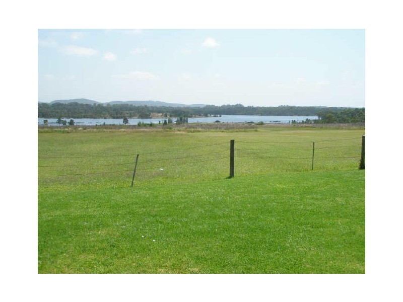 19 Lakeview Crescent, Raymond Terrace NSW 2324
