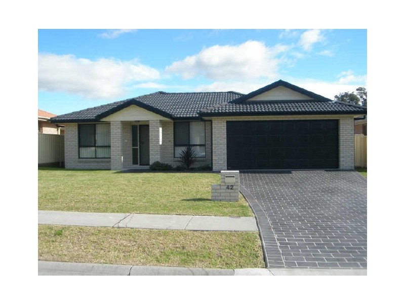 42 Martens Avenue, Raymond Terrace NSW 2324